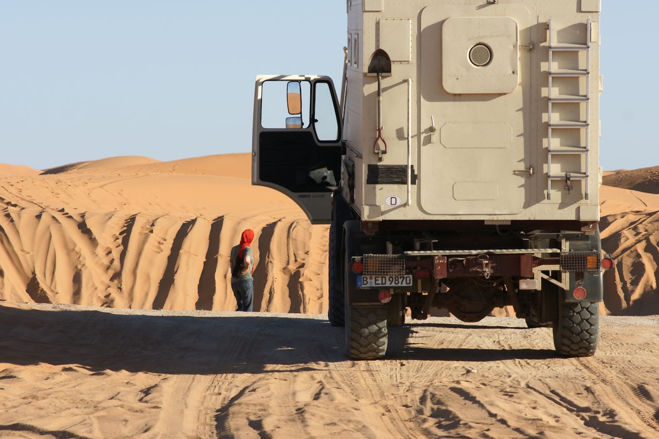 LKW in der Sahara